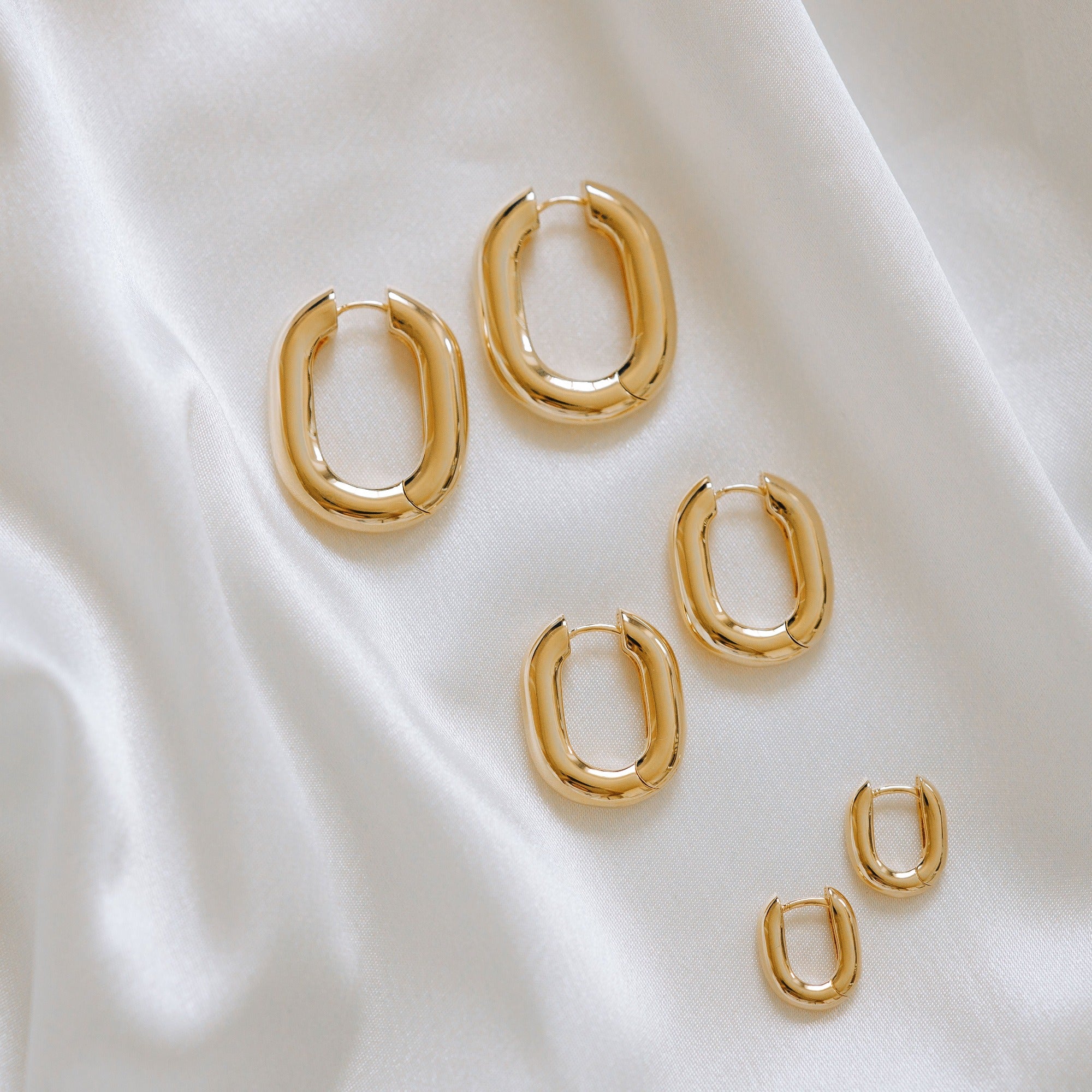 Icon Oval Hoops - Gold Medium by Erin Fader Jewelry