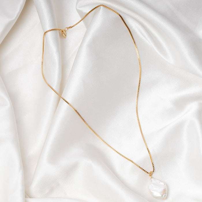 Riviera Pendant Pearl Necklace by Erin Fader Jewelry